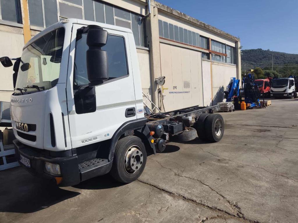 Iveco EUROCARGO 100E18 Photo 25