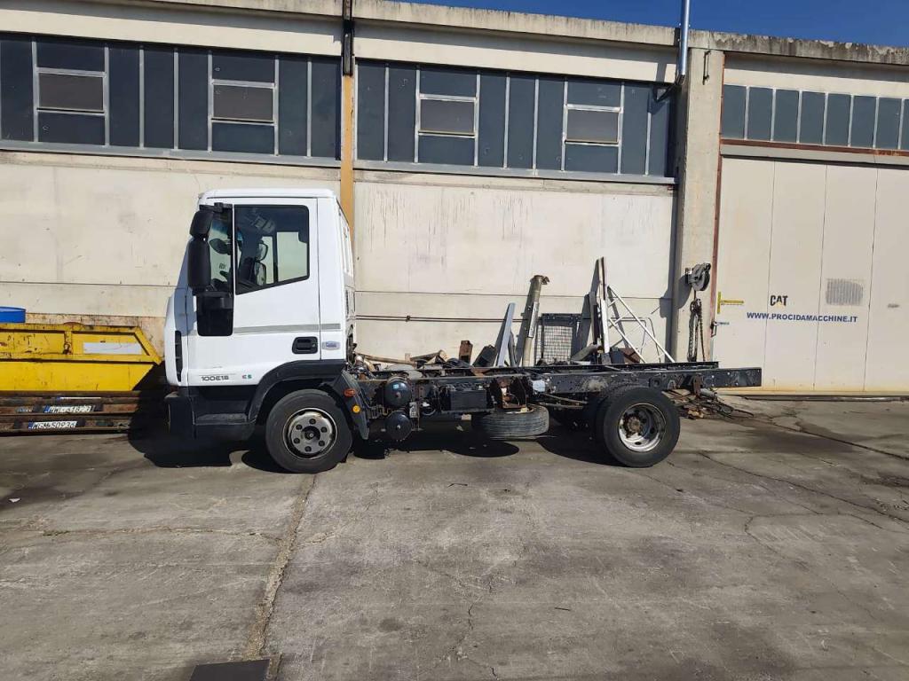 Iveco EUROCARGO 100E18 Photo 3