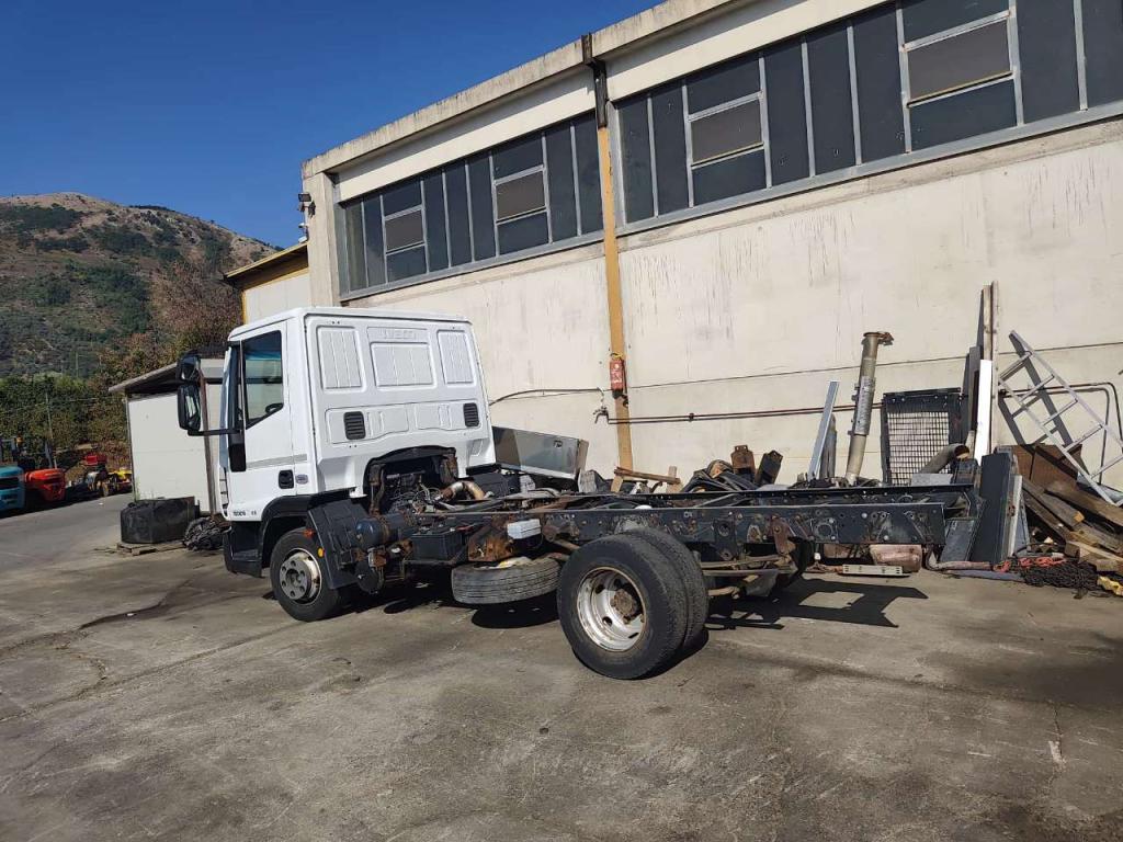 Iveco EUROCARGO 100E18 Photo 9