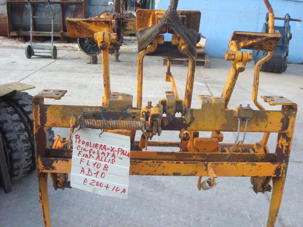 Pédales de contrôle pour Fiat Allis FL10B, AD10B Photo 1