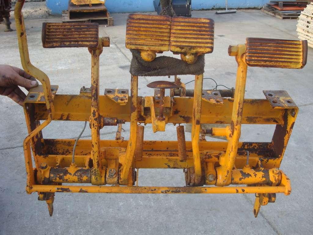 Pédales de contrôle pour Fiat Allis FL10B, AD10B Photo 4
