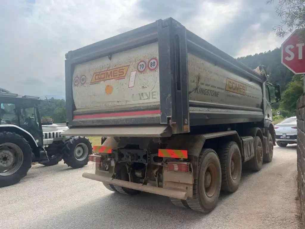 Mercedes-Benz 4151 Photo 4
