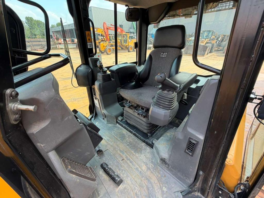 Caterpillar D4 LGP 15A (D6K / D6K2) Photo 22