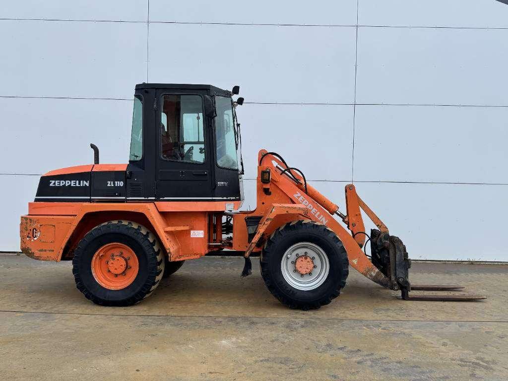 Schaeff ZL110 - Forks + Bucket / Quick Coupler Photo 6