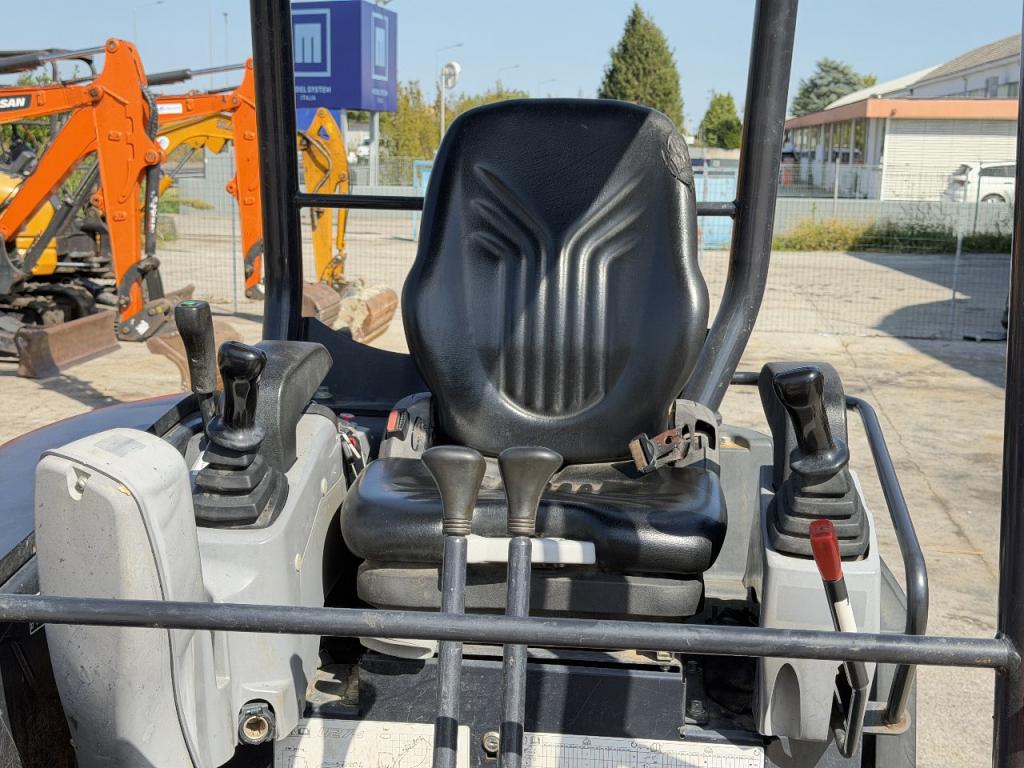 Kubota U27-4 Photo 9