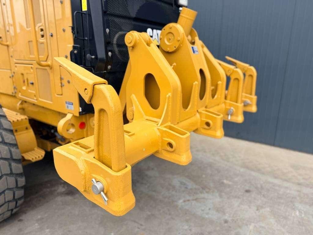 Caterpillar 140M3 Photo 24