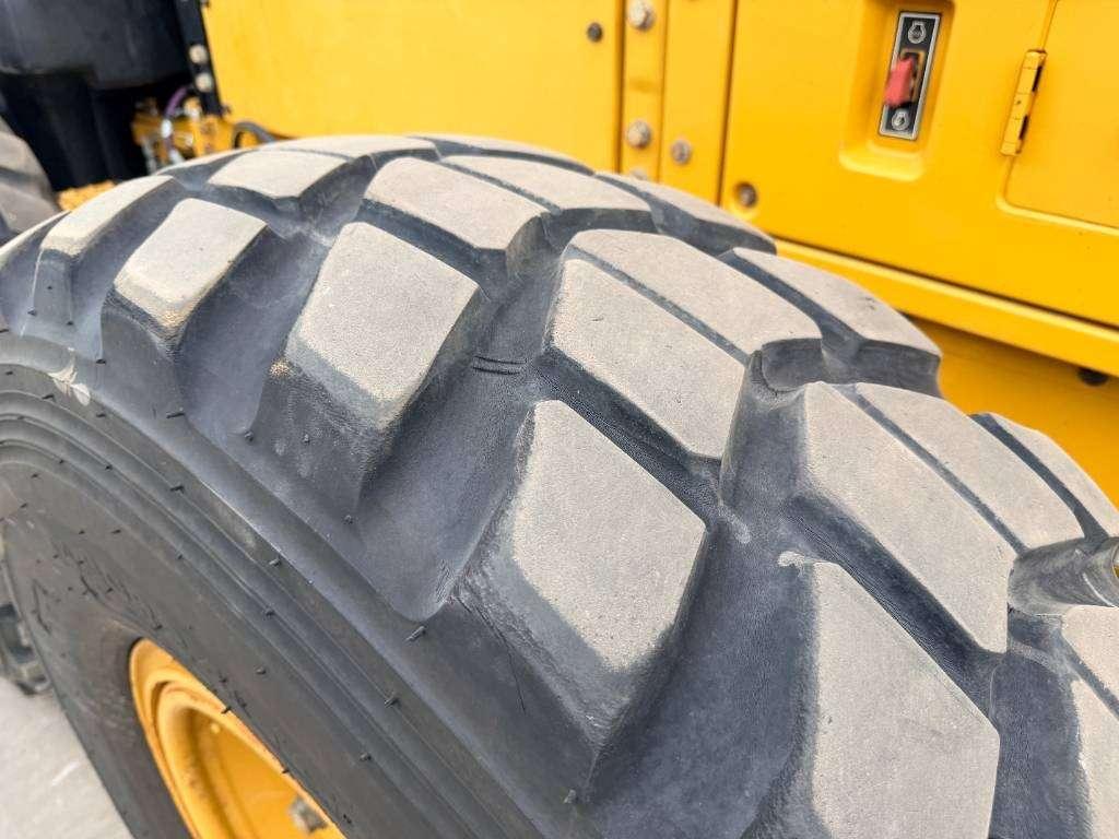 Caterpillar 140M3 Photo 26