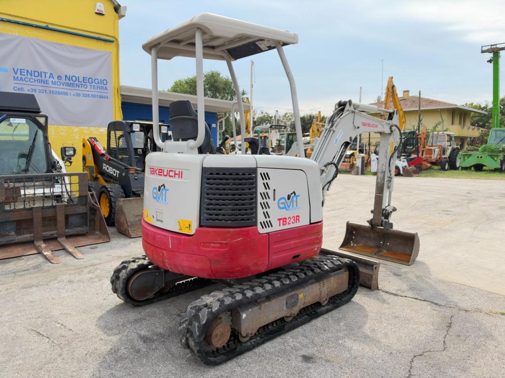 Takeuchi TB23R Photo 3