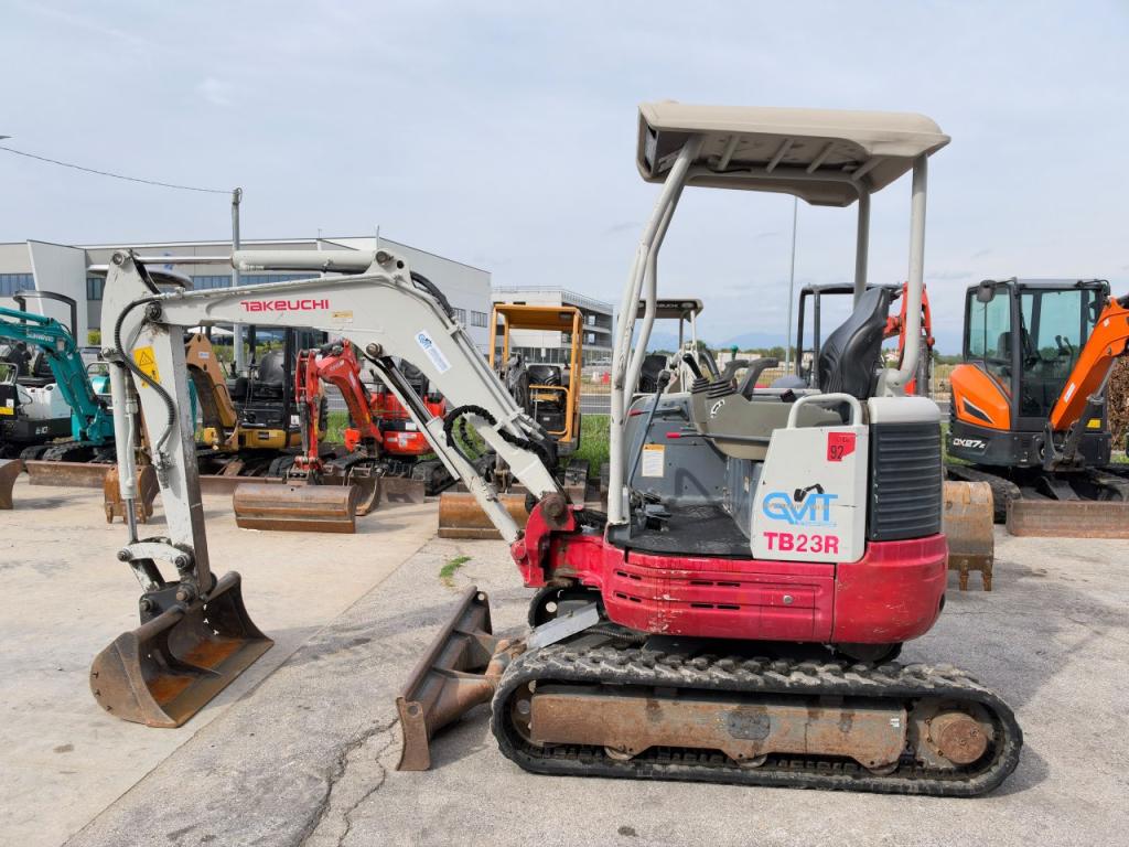 Takeuchi TB23R Photo 5