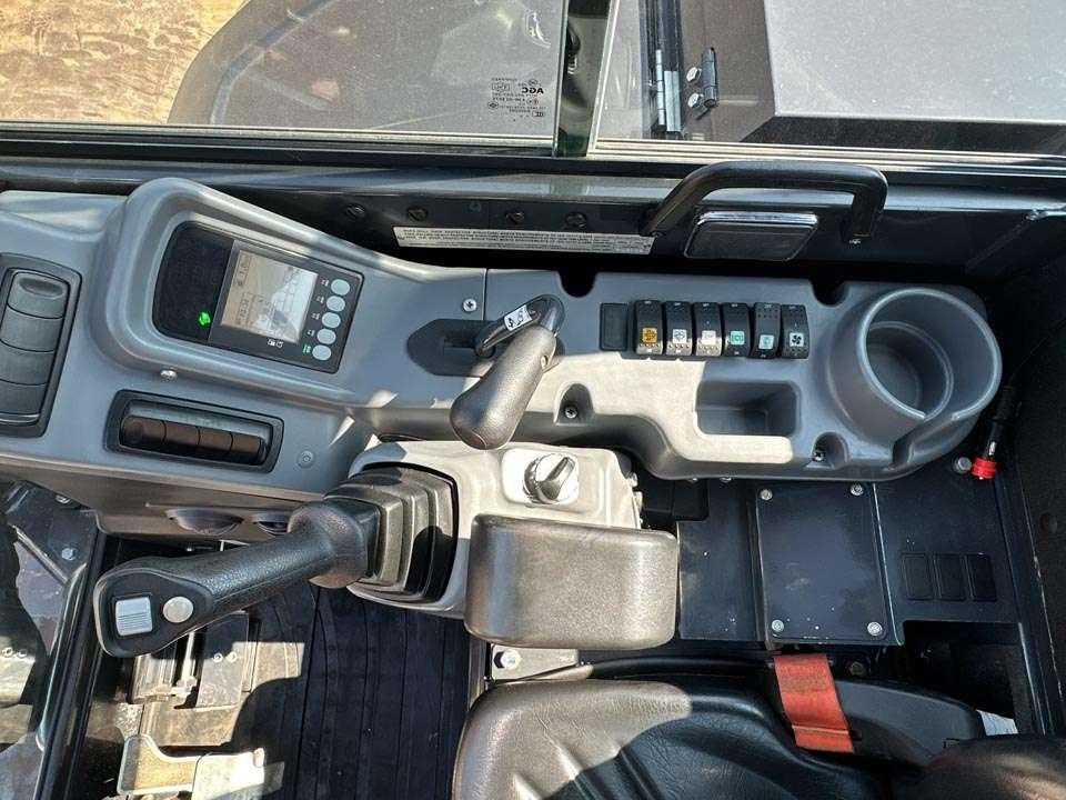 Yanmar VIO50-6B Photo 15