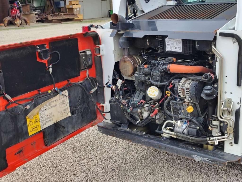 Bobcat T 590 Photo 9