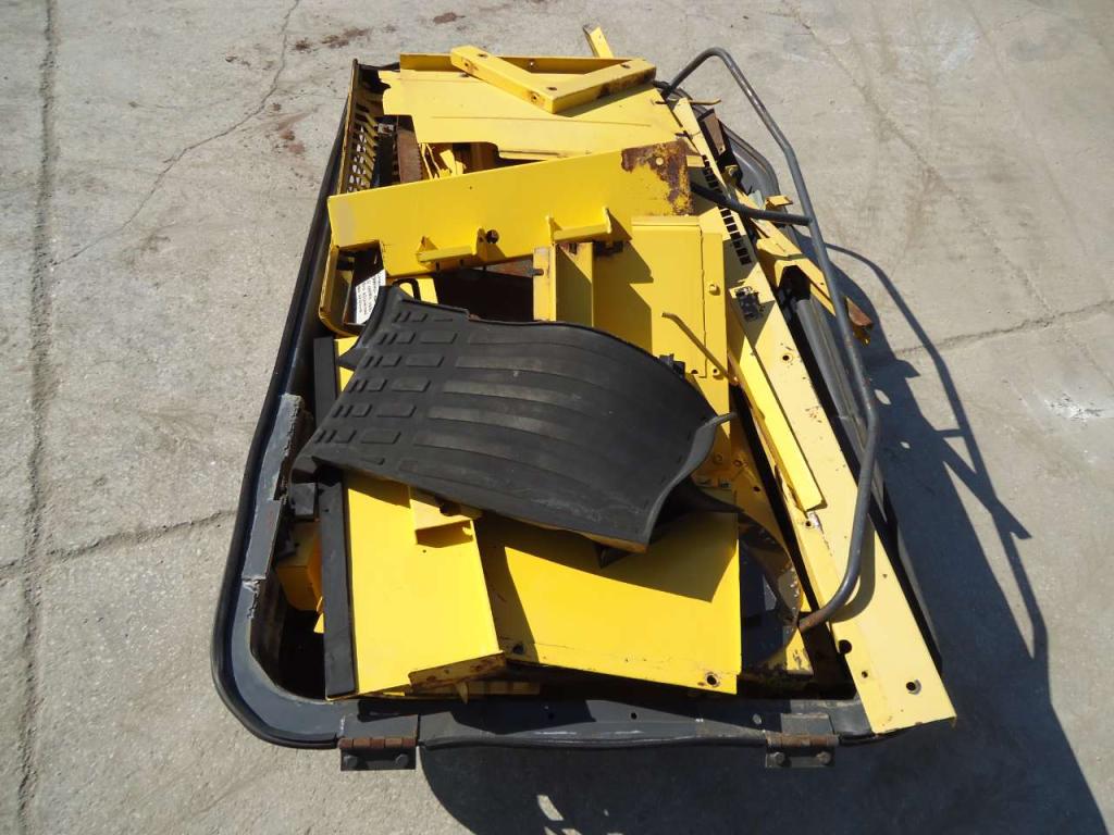Capot et panneau de carrosserie pour New Holland 385B Photo 2