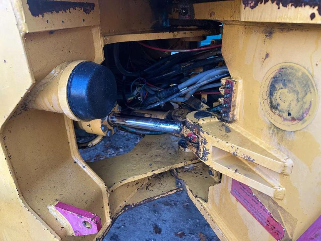 Liebherr L541 Included spare wheels Photo 19