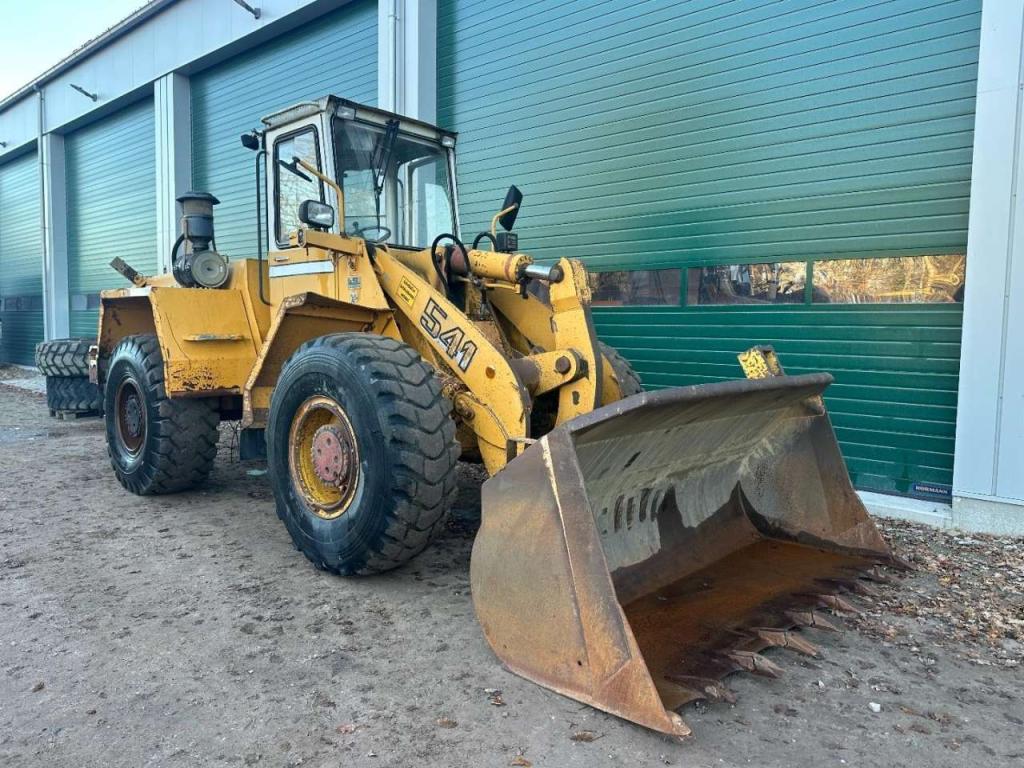 Liebherr L541 Included spare wheels Photo 3