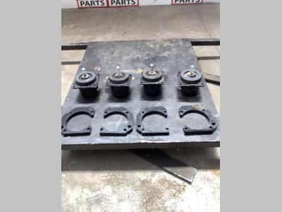Base de cabine pour Hitachi ZX135US-7 en vente par Massucco T. Srl Area Ricambi