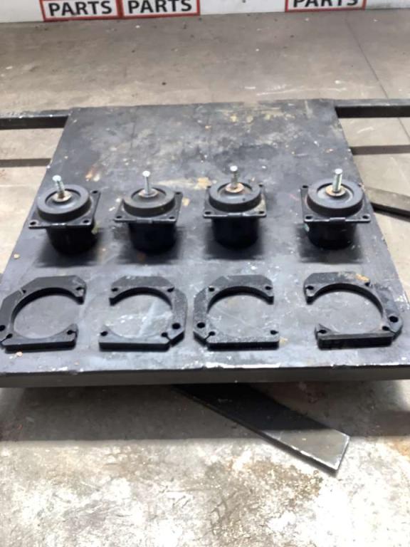 Base de cabine pour Hitachi ZX135US-7 Photo 1
