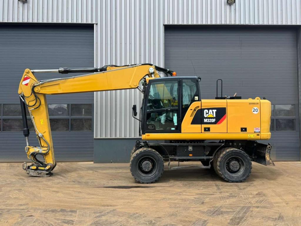 Caterpillar M320F Photo 1
