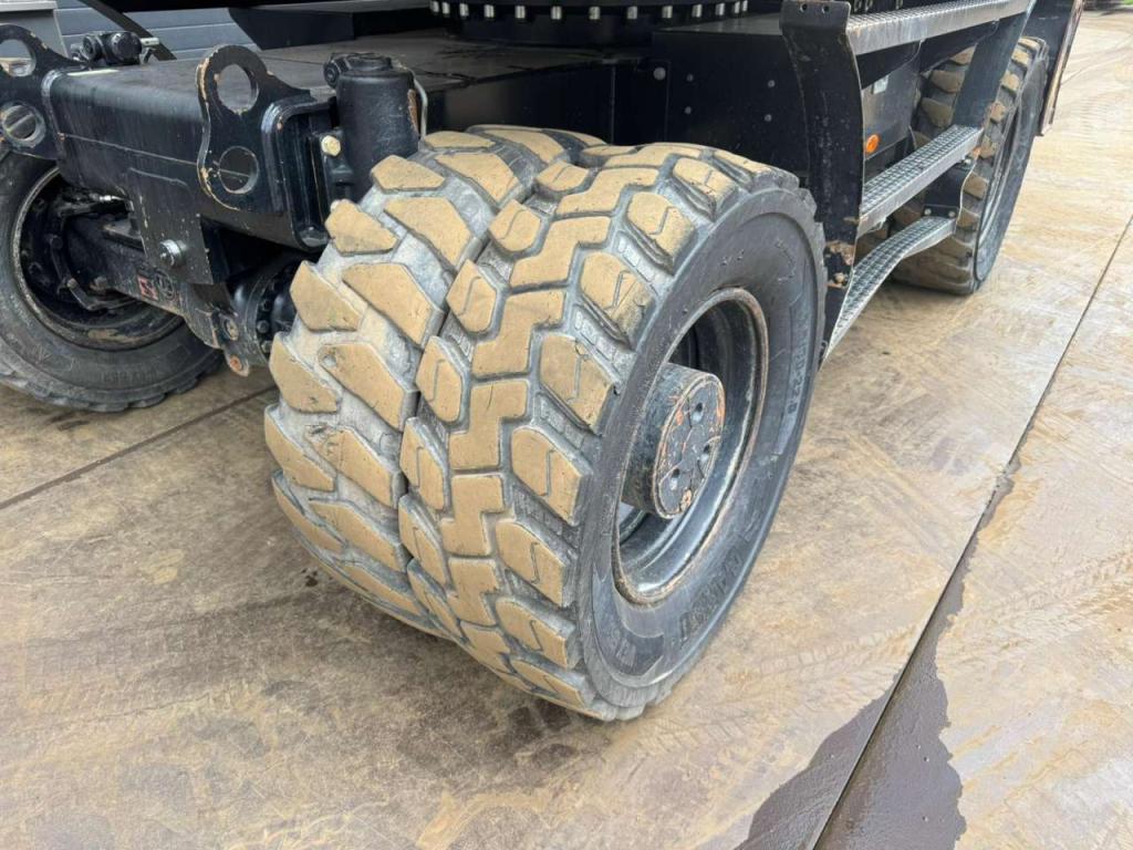 Caterpillar M320F Photo 10