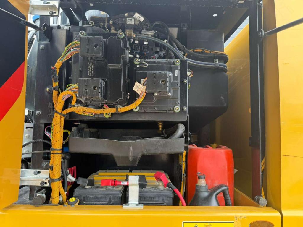 Caterpillar M320F Photo 15