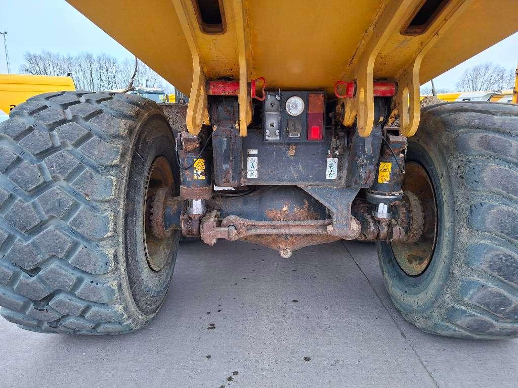 Komatsu HM300-3 Photo 20