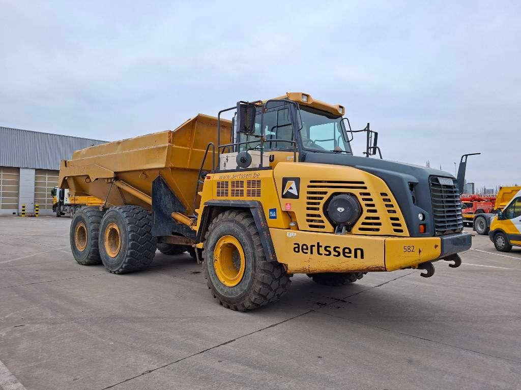 Komatsu HM300-3 Photo 4