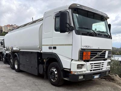 Volvo FH12 en vente par Omeco Spa