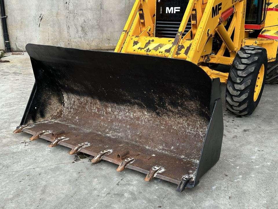 Massey Ferguson 60HX 4X4 Photo 6