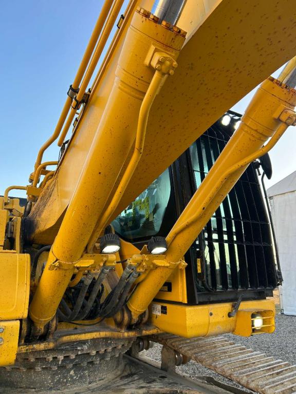 Komatsu HB365NLC-3E0 Photo 11