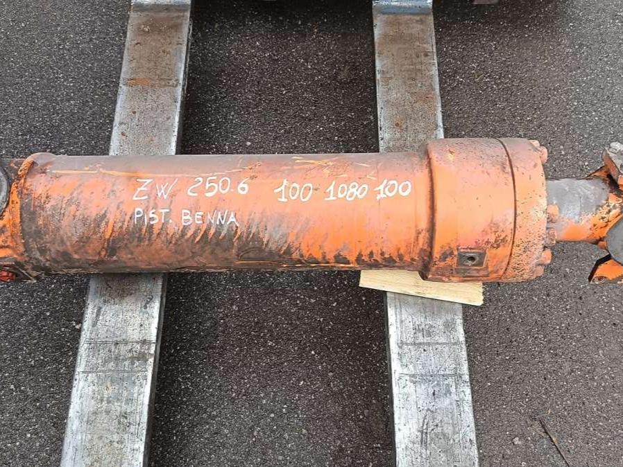 Vérin de rappel de godet pour Hitachi ZW 250 Photo 1