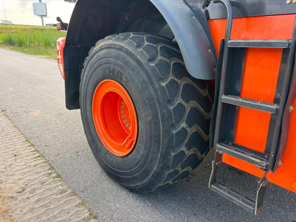 Hitachi ZW310-6 Photo 14