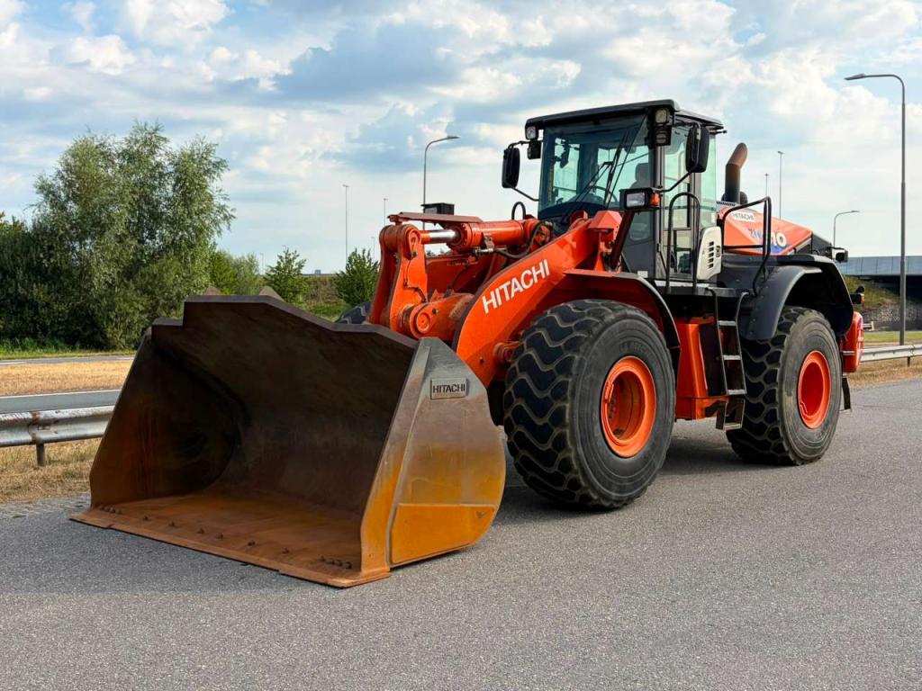 Hitachi ZW310-6 Photo 2