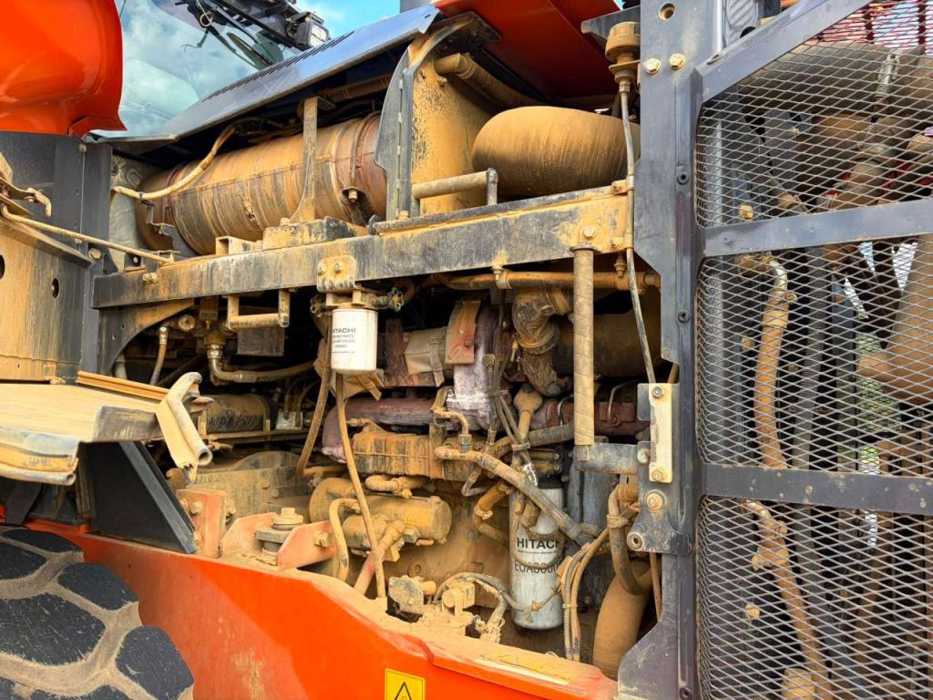 Hitachi ZW310-6 Photo 27