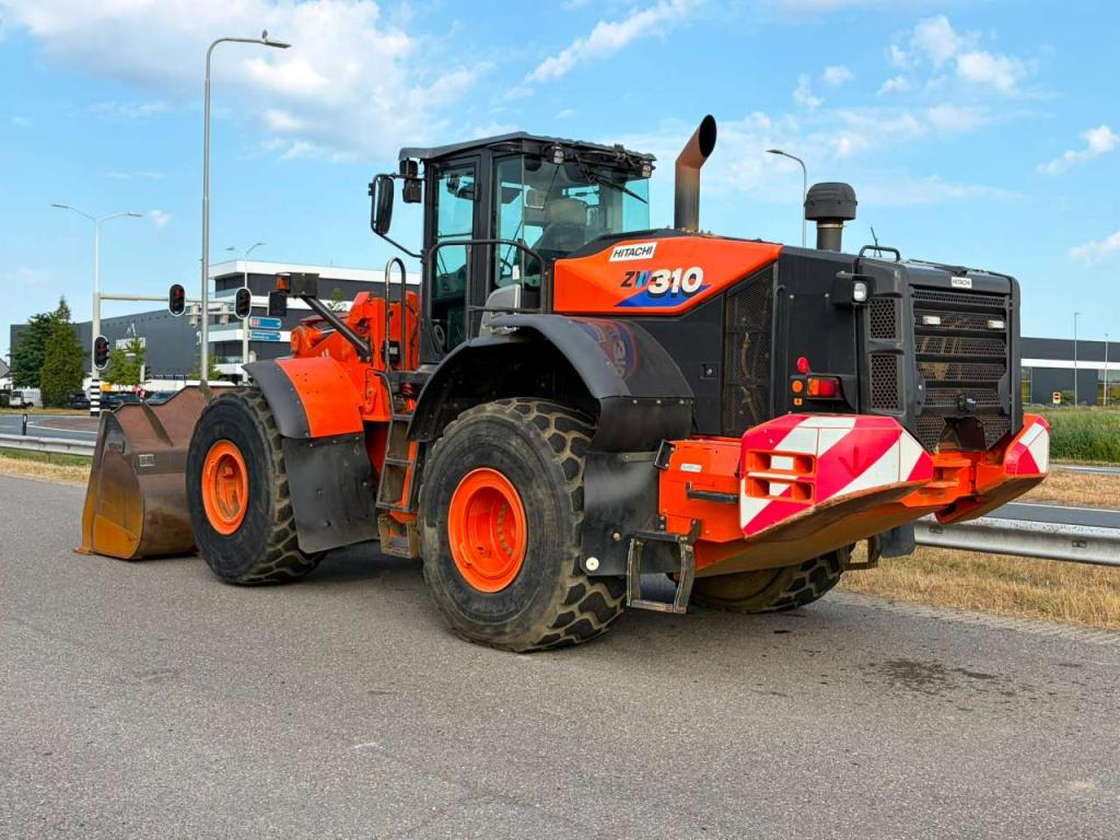 Hitachi ZW310-6 Photo 3