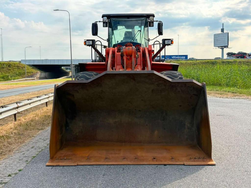 Hitachi ZW310-6 Photo 8