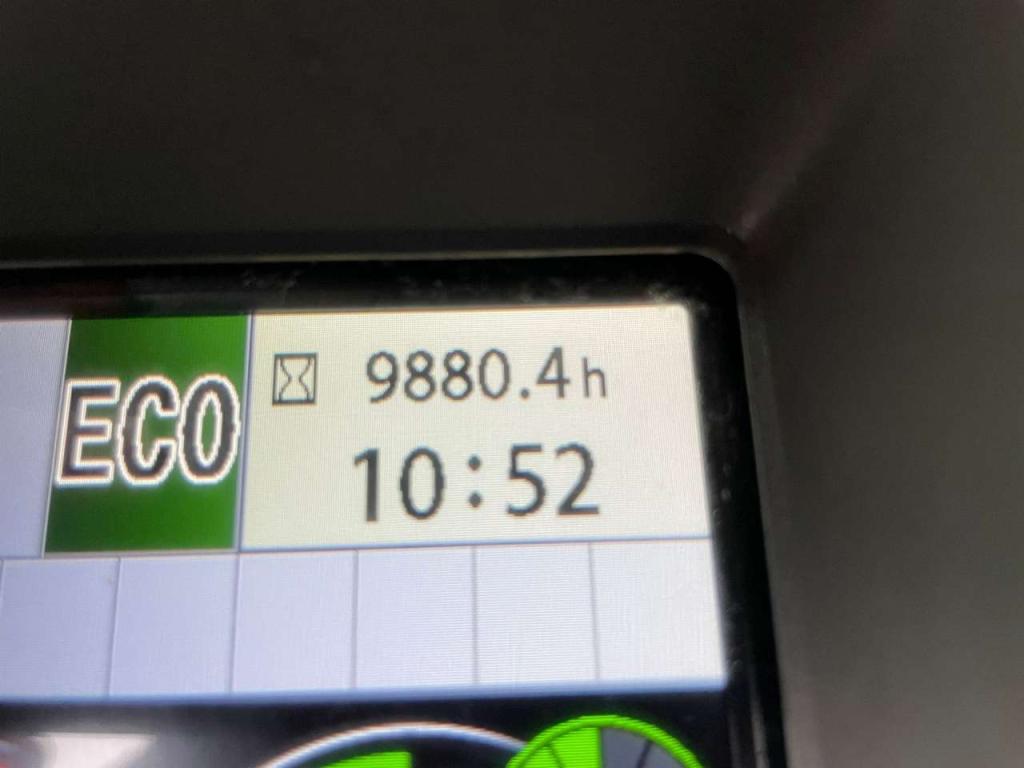 Hitachi ZX250LC-6 Photo 26