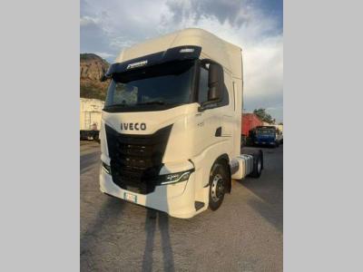 Iveco S-WAY Photo 1