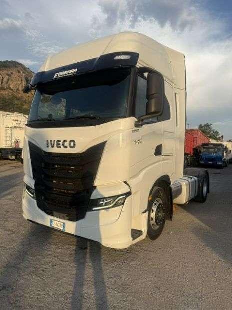 Iveco S-WAY Photo 1