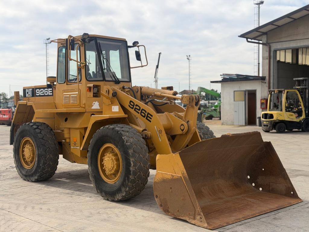 Caterpillar 926E Photo 2