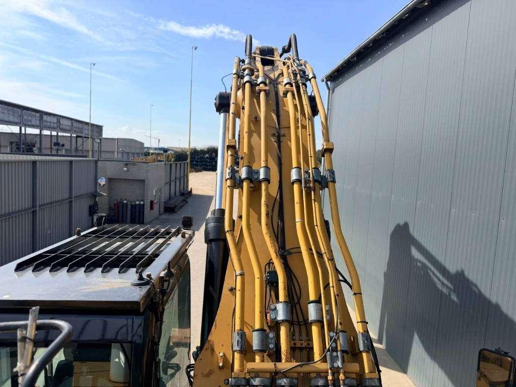 Caterpillar 374D L Photo 12