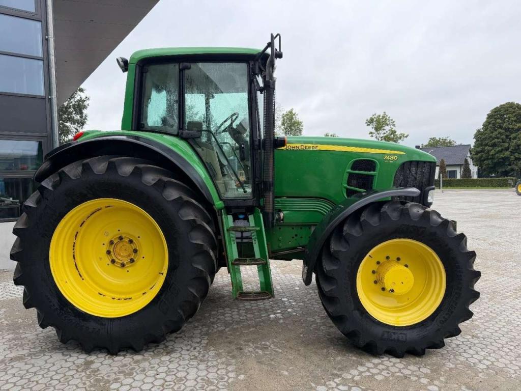 John Deere 7430 Excellent condition Photo 4