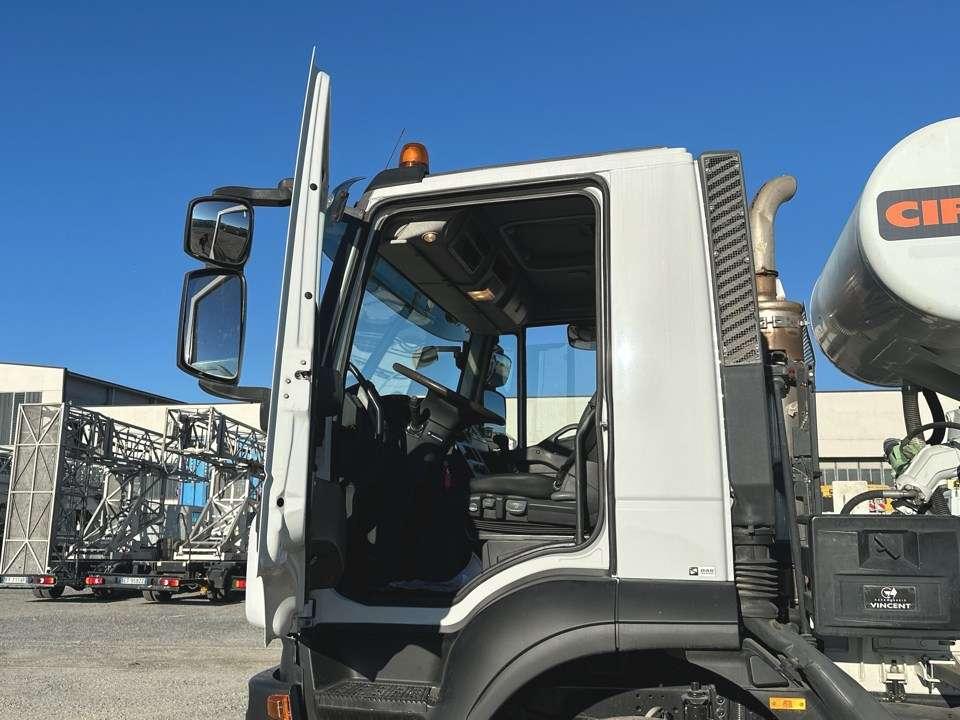 Iveco Trakker 450 6X4 Photo 11