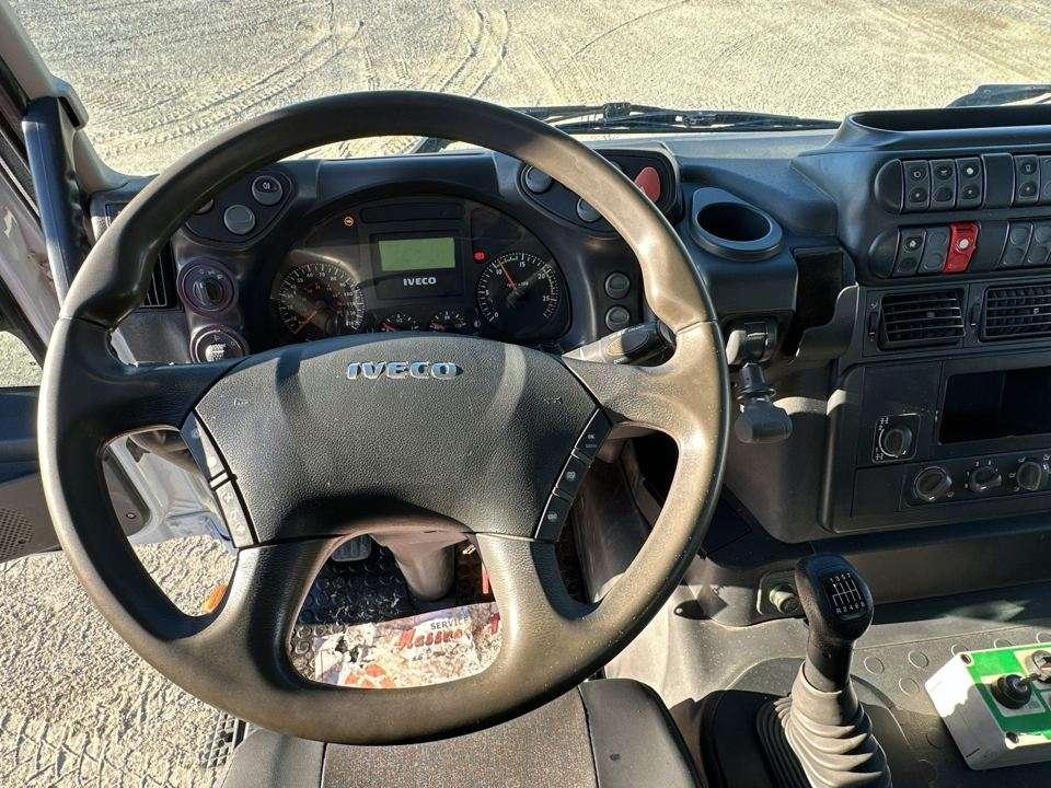 Iveco Trakker 450 6X4 Photo 15
