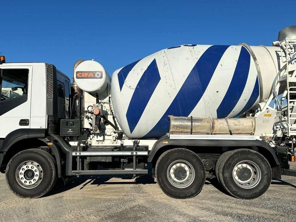 Iveco Trakker 450 6X4 Photo 2
