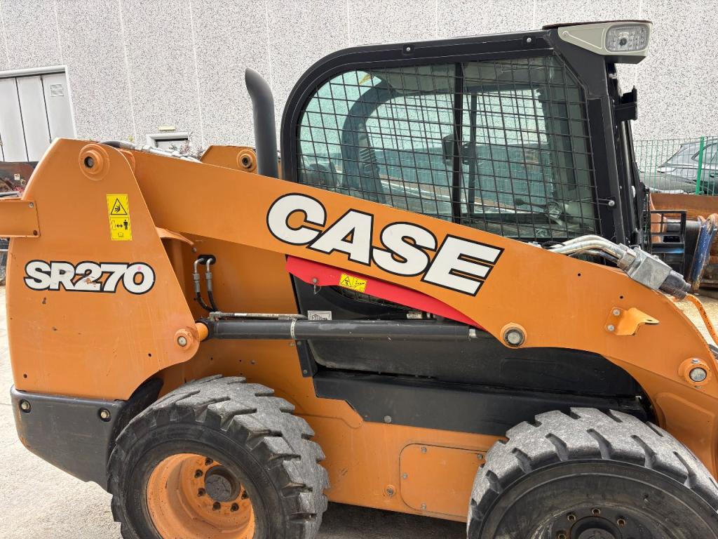 Case SR270 Photo 6