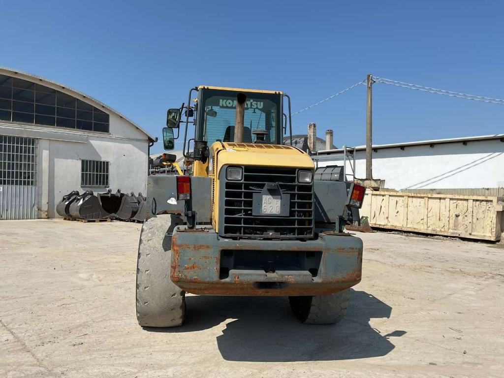 Komatsu WA320-5 Photo 5
