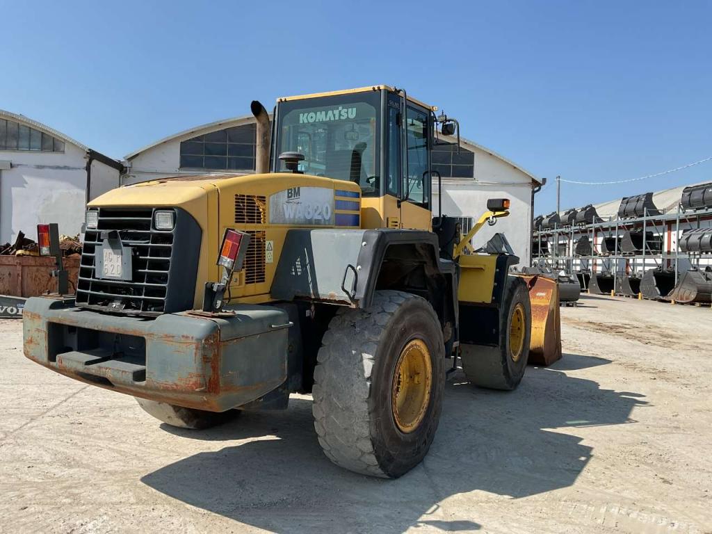 Komatsu WA320-5 Photo 6