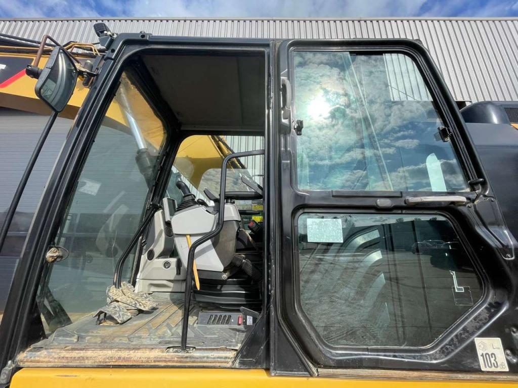 Caterpillar 324EL Photo 20