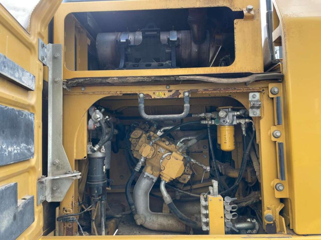 Caterpillar 324EL Photo 30