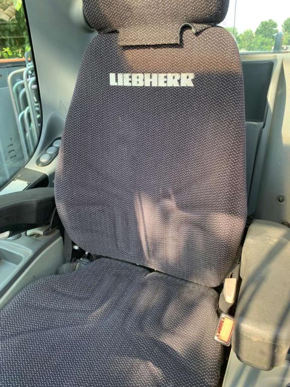 Liebherr A910 COMPACT Photo 5