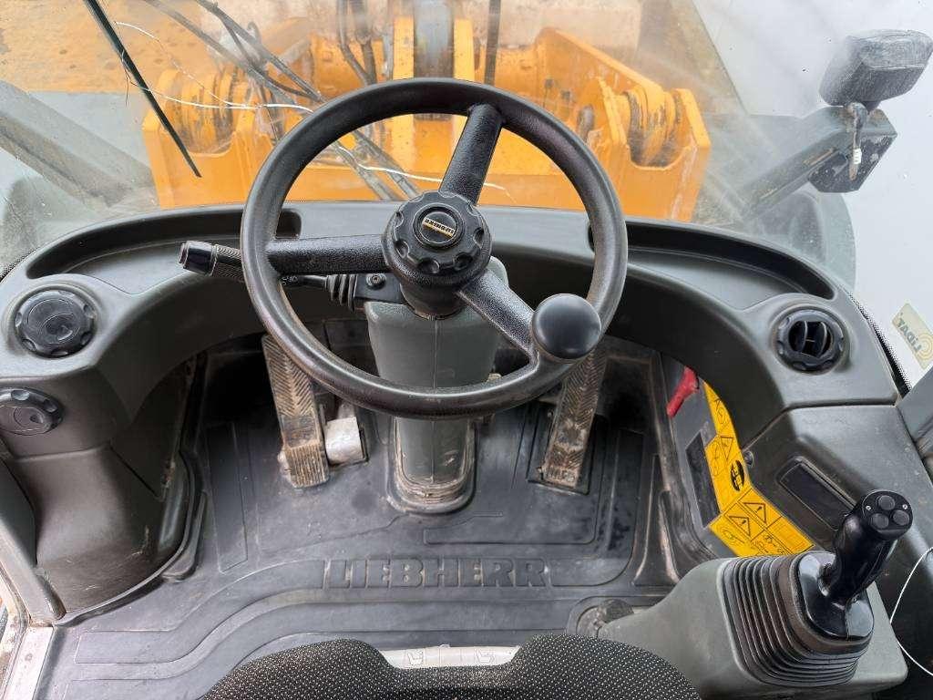 Liebherr L550 - Automatic Greasing / Good Tyres! Photo 9